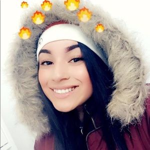 Meet your Posher, Noemy